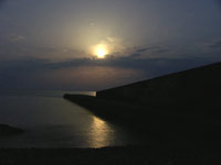 Лунный восход (размер 50кБ)