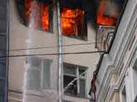 26 августа 2006. Пожар на ул.Петровка, 26. (размер 80кБ)